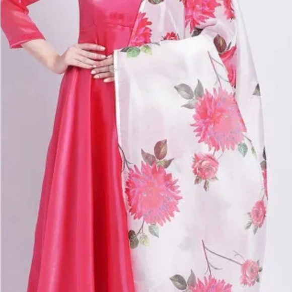 Trending  designer suits - Picture 4 of 14